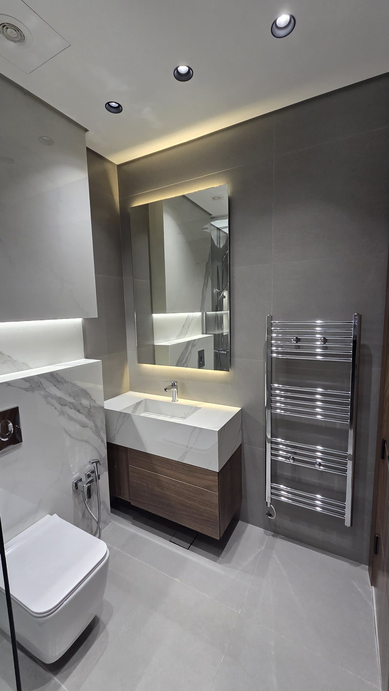 Residence 302 — Bathroom view 2